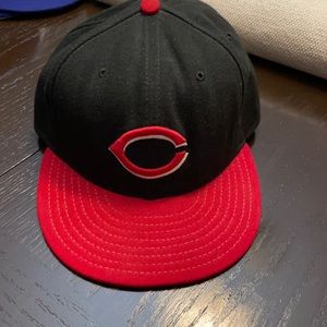 New era fitted hat size 7 3/8 Cincinnati reds